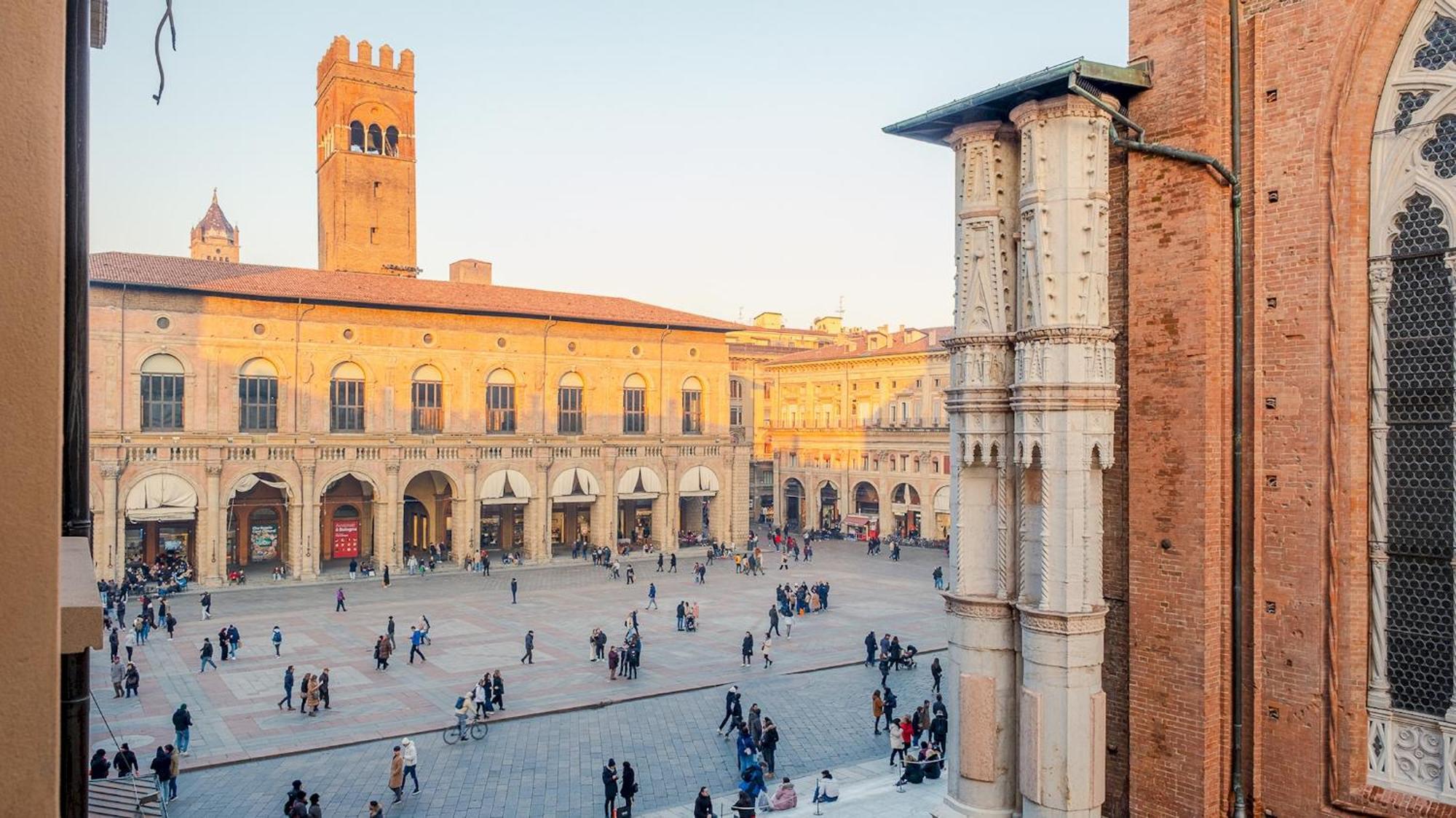 Piazza Grande - Italian Homing Apartment Bologna Bagian luar foto